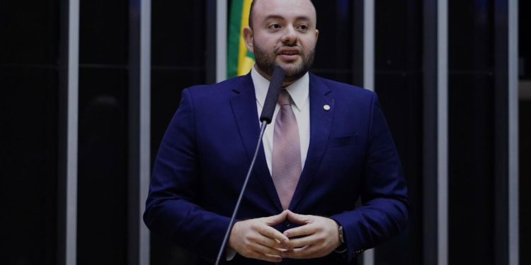 Deputado Fausto Júnior assume vice liderança do maior bloco partidário