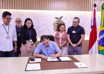 Presidente Roberto Cidade comemora número de inscritos para o concurso público da Aleam e alerta para data limite de inscrições