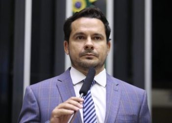”Vitória do trabalhador”, diz Capitão Alberto Neto sobre isenção do IR