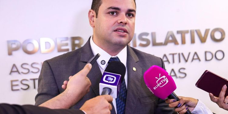 Presidente Roberto Cidade anuncia prorrogação das inscrições do concurso da Aleam até 16 de outubro