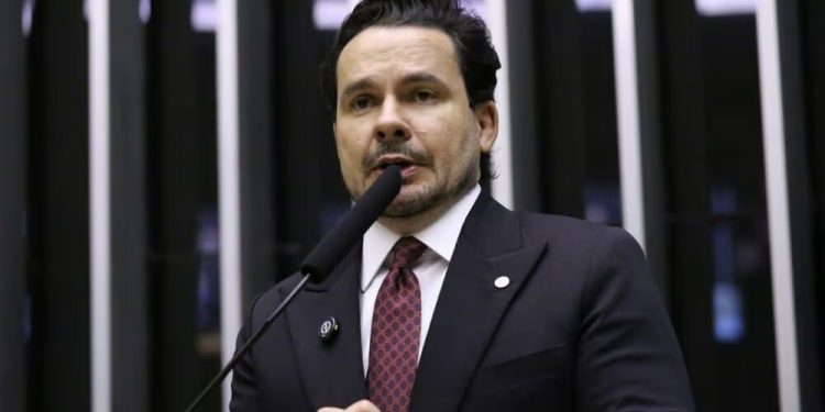 Câmara aprova projeto relatado por Capitão Alberto Neto que tipifica o crime de “Domínio de Cidades”