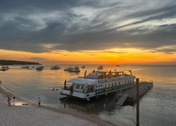 UEA na COP30: expedição científica da universidade monitora qualidade das águas amazônicas em rota até Belém