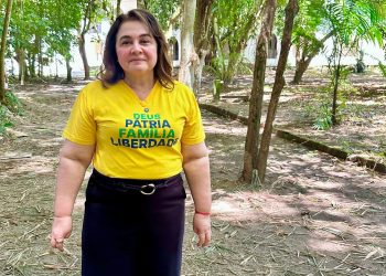’Tem quem gosta de tirar foto e tem quem gosta de fazer o trabalho’ diz Maria do Carmo sobre oportunismo político na soltura de onça resgatada no rio Negro