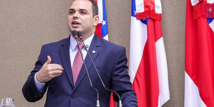 Projeto de Roberto Cidade fortalece combate a crimes virtuais no Amazonas