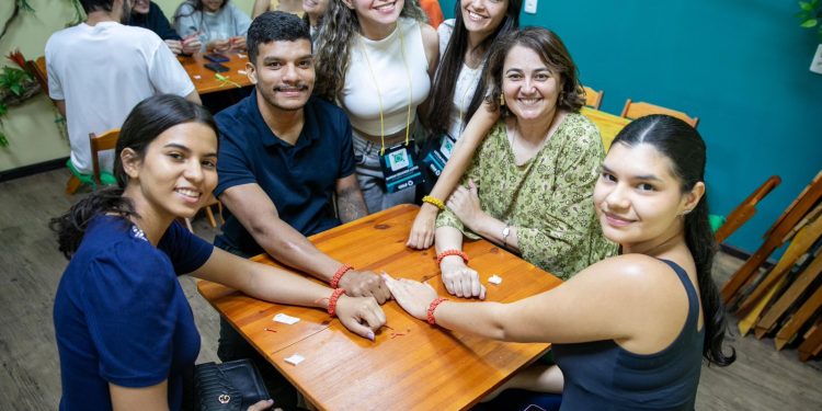 UEA celebra arte, sensibilidade e Amazônia no Sarau Cultural “Olhares da Floresta”