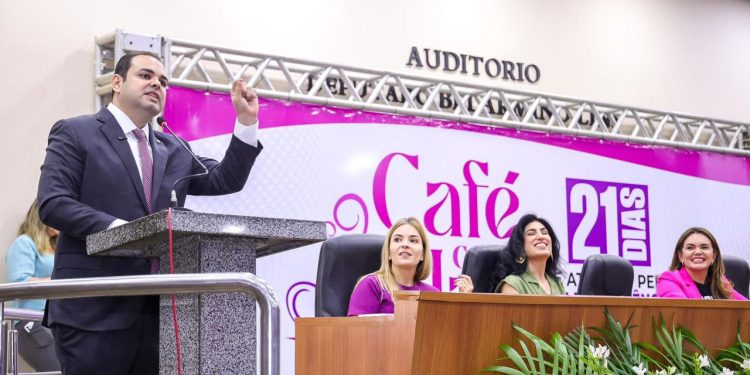 Presidente Roberto Cidade abre programação alusiva aos 21 Dias de Ativismo e reforça ações legislativas de proteção às mulheres