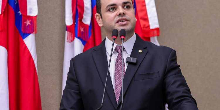 Presidente Roberto Cidade apresenta projeto que protege a saúde e a dignidade de idosos, PcDs e pacientes vulneráveis no Amazonas