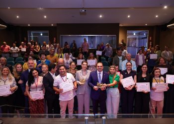 Presidente Roberto Cidade comemora 20 anos da Escola do Legislativo Senador José Lindoso e reforça compromisso institucional da Aleam com a capacitação cidadã