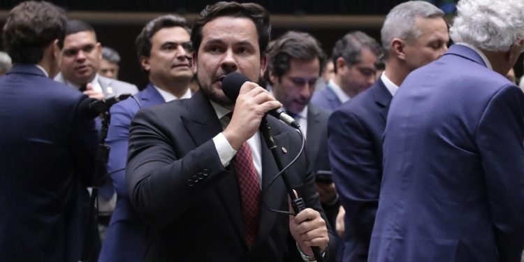 Capitão Alberto Neto defende anistia e cobra independência do Congresso diante de “ditadura da toga”