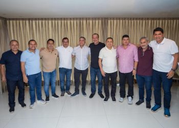 Mais de 30 prefeitos do interior vêm a Manaus e procuram Omar para planejar 2026