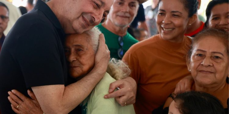 Omar Aziz lidera disputa para governo do Amazonas, aponta nova pesquisa Census