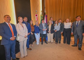 Presidente David Reis participa de solenidade do TCE-AM que oficializa entrega do Selo Prata à CMM