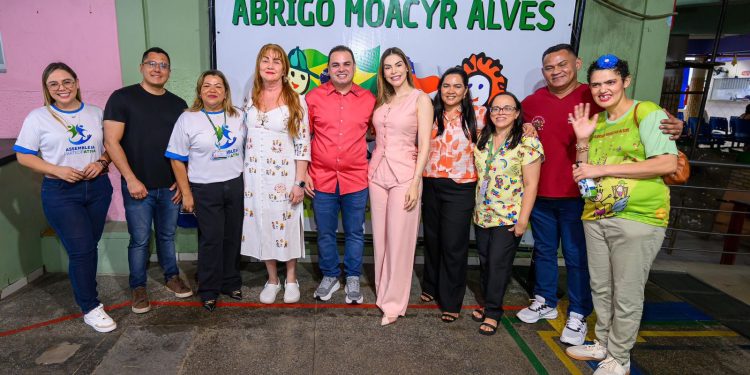 Roberto Cidade reafirma compromisso social da Aleam durante entregas do programa Assembleia Participativa