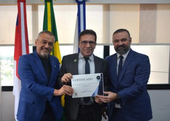 UEA recebe selo “Diamante” do TJAM