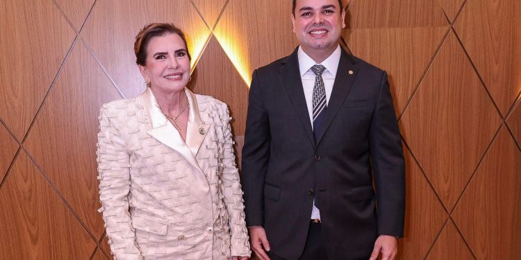 Presidente Roberto Cidade prestigia cerimônia de posse no TCE e exalta contribuição da Corte de Contas ao Amazonas