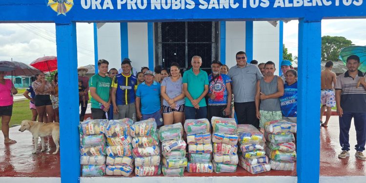 Prefeito Radinho realiza ação Natal Sem Fome com apoio das Secretarias de Assistência Social e do Interior