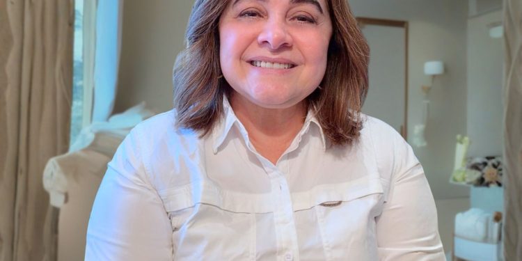 Crescendo em todas as pesquisas, Professora Maria do Carmo rebate ataques e desafia adversários: ‘nunca souberam disputar no voto limpo’