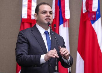 Roberto Cidade reforça lei que protege crianças da exposição digital, diante dos protestos por mudanças em jogo online