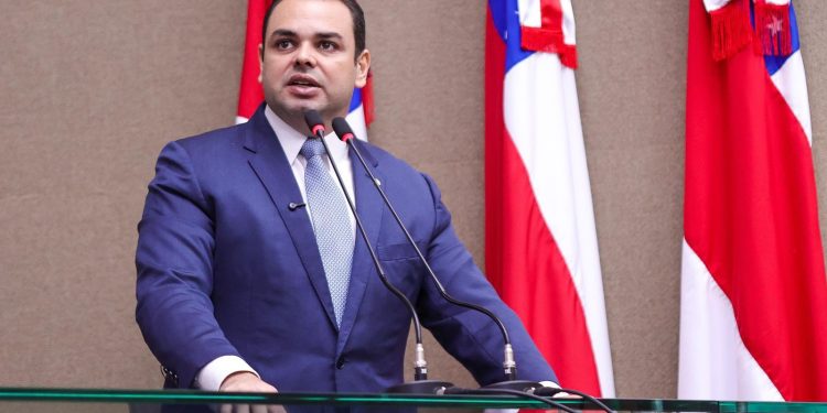 Lei de Roberto Cidade propõe interiorização da inovação, geração de oportunidades e qualificação de jovens no interior do Estado