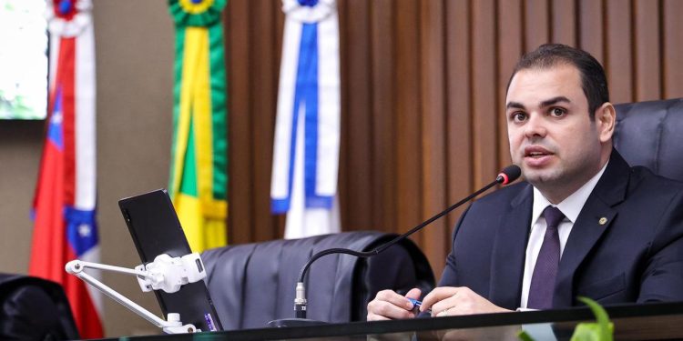 Deputado Roberto Cidade alerta sobre plantas tóxicas para crianças e animais durante o período de férias escolares