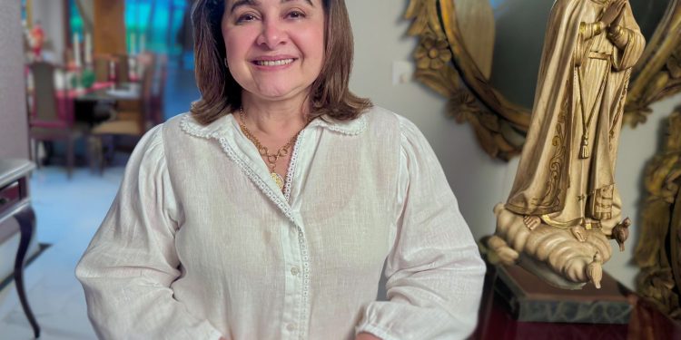 Pré-candidata ao governo, Professora Maria do Carmo fala de fé e união para enfrentar desafios do Amazonas