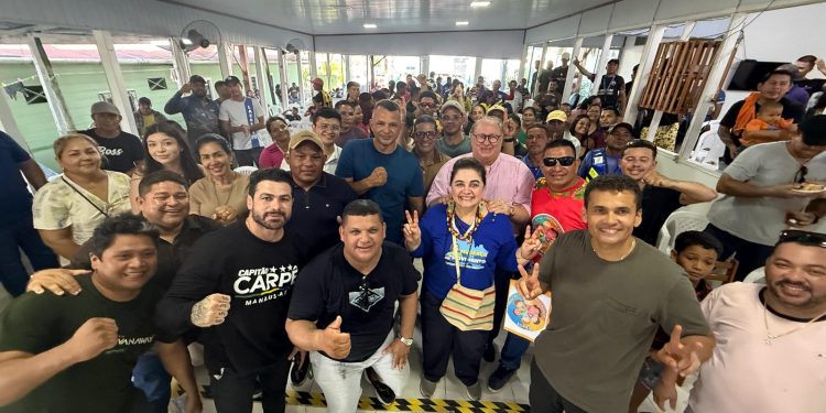 Escutar, trabalhar, resolver: Professora Maria do Carmo dá início ao projeto ‘Mudança em Movimento’ em viagem pelo Alto Solimões