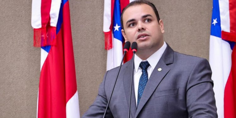 Projeto de Lei de Roberto Cidade propõe notificação eletrônica de veículos removidos