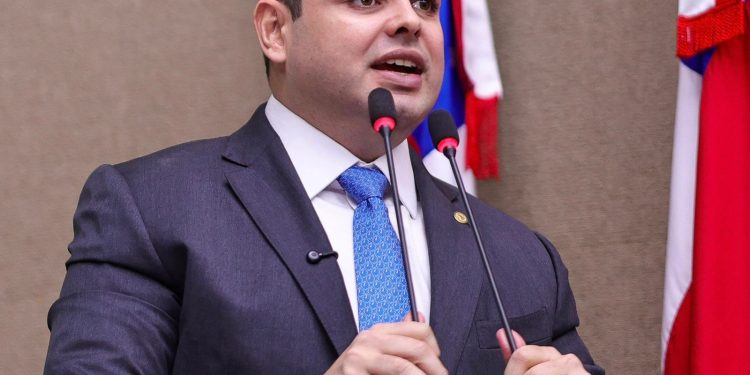 Projeto de Roberto Cidade cria protocolo integrado para reduzir impactos das cheias e vazantes no Amazonas