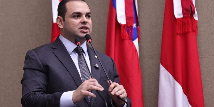 Presidente Roberto Cidade propõe conjunto de ações para amenizar danos a estudantes e professores de áreas rurais durante eventos extremos