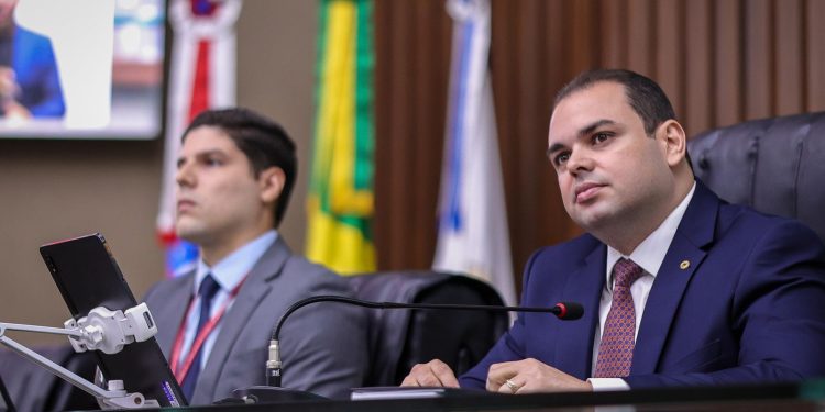 PL de Roberto Cidade quer garantir solução efetiva ao cidadão que busca rede pública de serviços do Amazonas