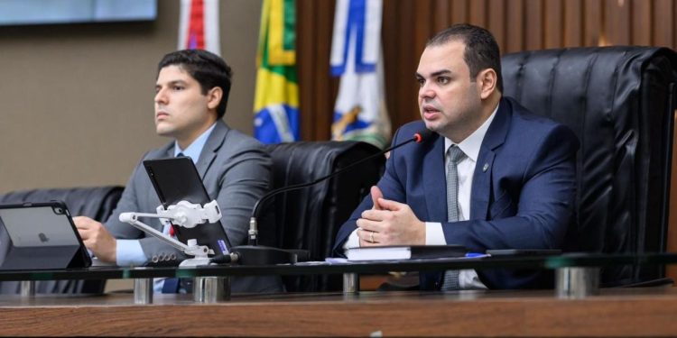 Roberto Cidade cobra da Amazonas Energia o restabelecimento da energia elétrica em comunidades de Manicoré, que estão há meses sem abastecimento regular