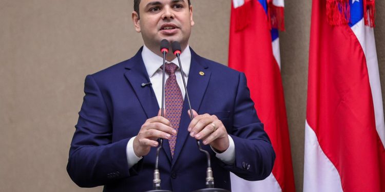 Roberto Cidade cobra ação emergencial na BR-230 para evitar isolamento de Lábrea