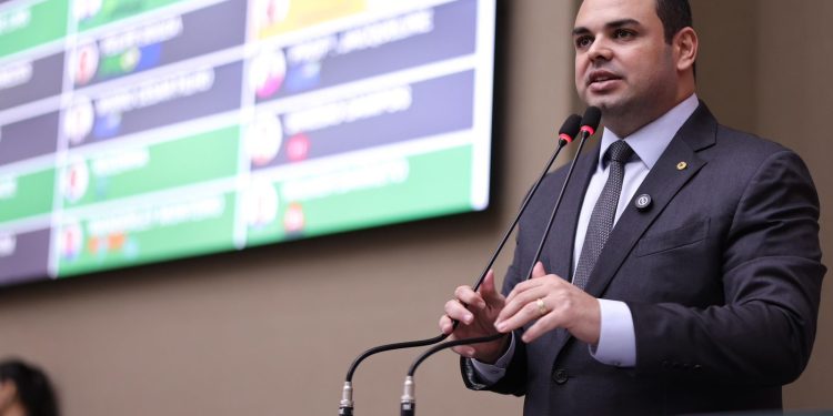 Divulgado resultado definitivo do concurso da Aleam, presidente Roberto Cidade confirma convocação para provas práticas e discursivas em 1º de março