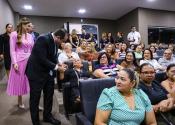 Roberto Cidade destaca importância da valorização das mulheres durante encerramento da Semana da Mulher, na Aleam