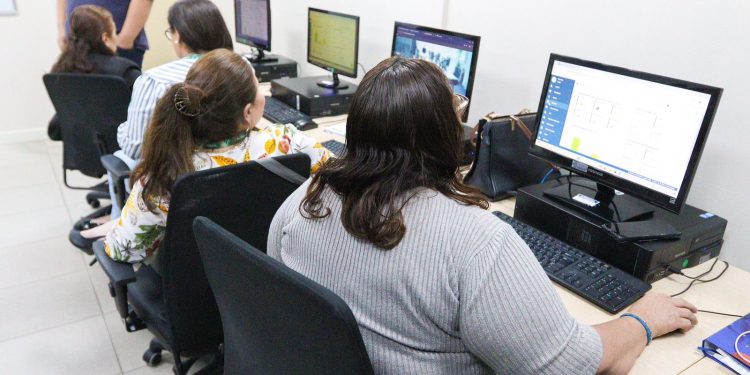 Escola do Legislativo da CMM abre inscrições para cursos de informática e inglês em Manaus