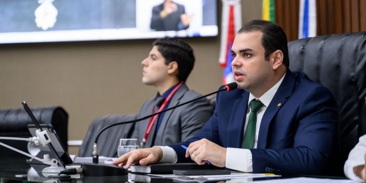 PL de Roberto Cidade que propõe extensão de Plano de Saúde Mental para estudantes da rede privada aguarda sanção governamental