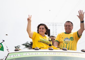 Professora Maria do Carmo presta homenagem a Bolsonaro no dia de seu aniversário: ‘acima de qualquer disputa política está o valor da vida’