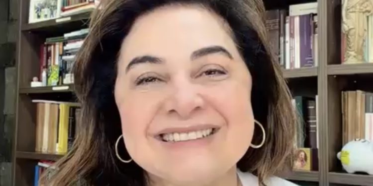 Professora Maria do Carmo comenta crescimento da direita e diz que ‘sentimento de mudança não está só no Amazonas’