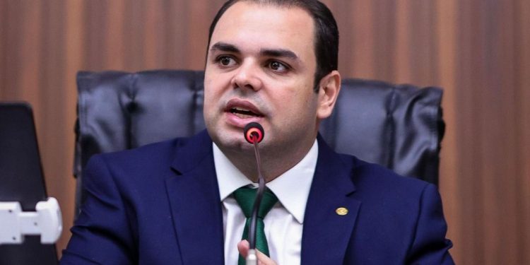 Lei de Roberto Cidade institui o Março Azul, mês de conscientização sobre o câncer colorretal no Amazonas