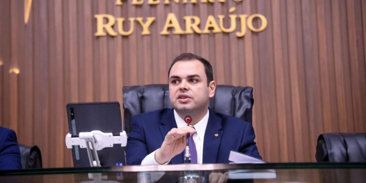 Roberto Cidade propõe articulação entre governo e setor para minimizar alta dos combustíveis no Amazonas