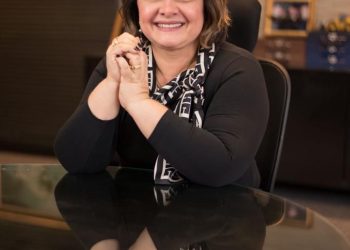 Única mulher na disputa pelo governo, Professora Maria do Carmo faz homenagem a mulheres fortes do Amazonas