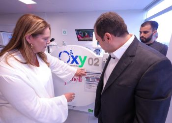 Governador interino Roberto Cidade inaugura cinco câmaras hiperbáricas e amplia tratamento de alta complexidade no Hospital Delphina Aziz