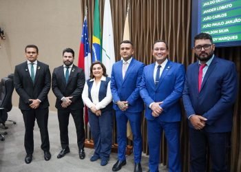 Professora Maria do Carmo visita Câmara Municipal e mostra união no projeto da direita para o Amazonas