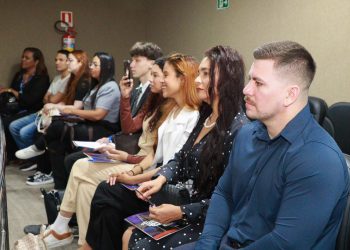 Câmara Municipal de Manaus recebe universitários em visita técnica educativa