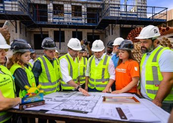 Em vistoria de obras do Residencial Compensa, governador interino Roberto Cidade destaca continuidade dos projetos habitacionais no Amazonas