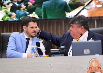 Presidente David Reis conduz ato de renúncia do prefeito de Manaus e oficializa posse de Renato Junior