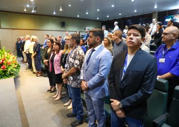 Embaixadores da União Europeia conhecem iniciativas de inovação e sustentabilidade da UEA