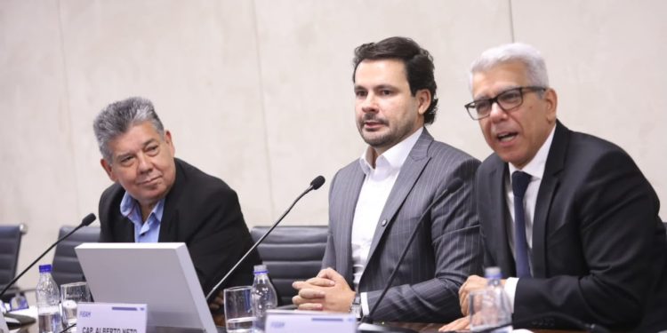 ZFM 2050: Alberto Neto rebate estigmas contra a Zona Franca e defende segurança jurídica e polo tecnológico no PIM