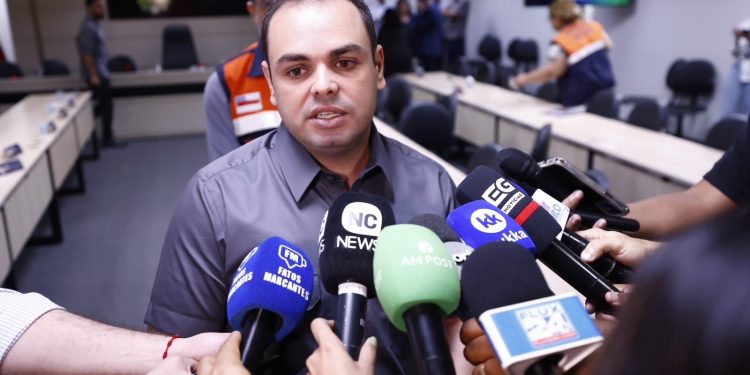 Governador Roberto Cidade anuncia antecipação da primeira parcela do 13º salário para 23 e 24 de julho