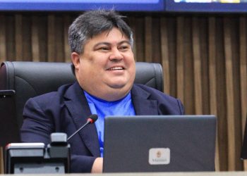 Câmara Municipal de Manaus promulga decreto que concede Medalha de Ouro Cidade de Manaus a Augusto Cury